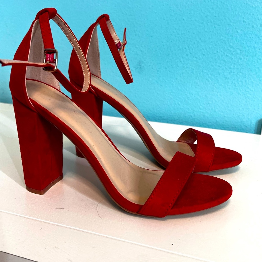 3 for $20  bundle any 3 items price $15 and under and get them for $20🛍️🛍️🛍️